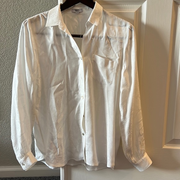 Rails button up white with snake print size XS but runs big - Picture 1 of 3